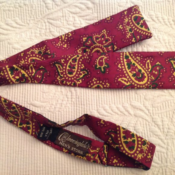 BLOOMINGDALE'S Paisley Batwing Bowtie Vintage Bloomingdale's Men's Store - Picture 6 of 13
